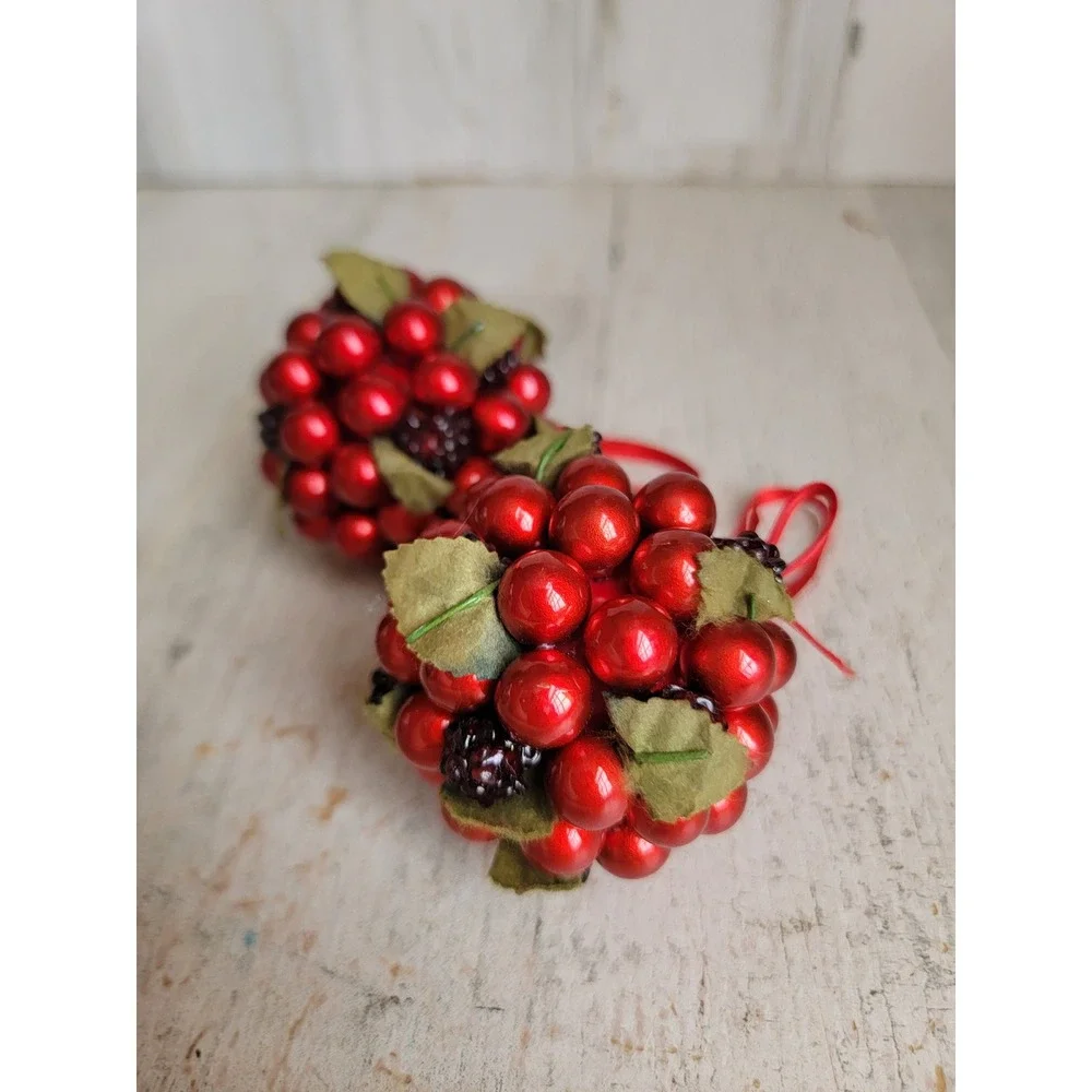 Vintage holly cranberry ball berry ornament Xmas set mistletoe home